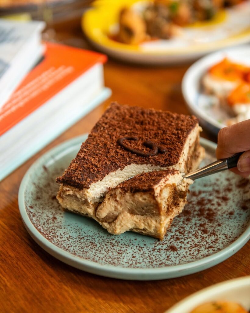 Slice of cake in Gigi Asoke